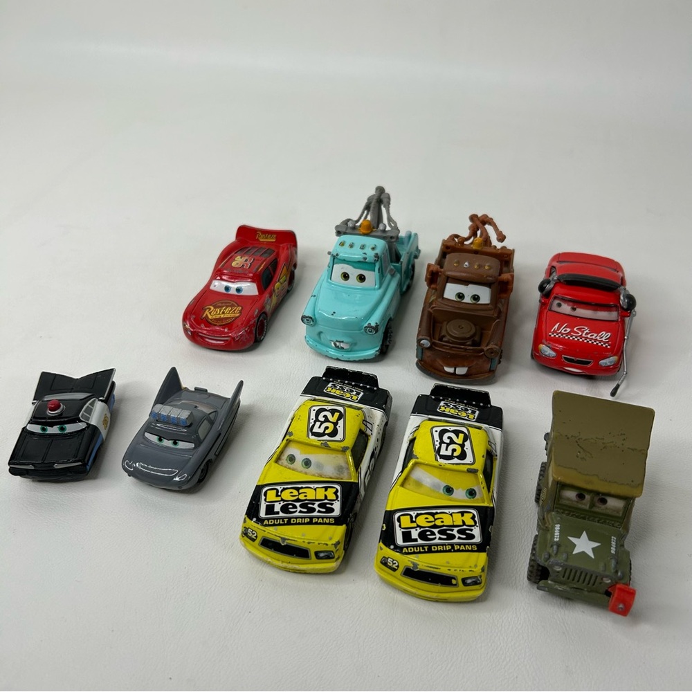 Disney Pixar CARS Die Cast / Plastic Mini Adventure Lot of 9 Vehicles